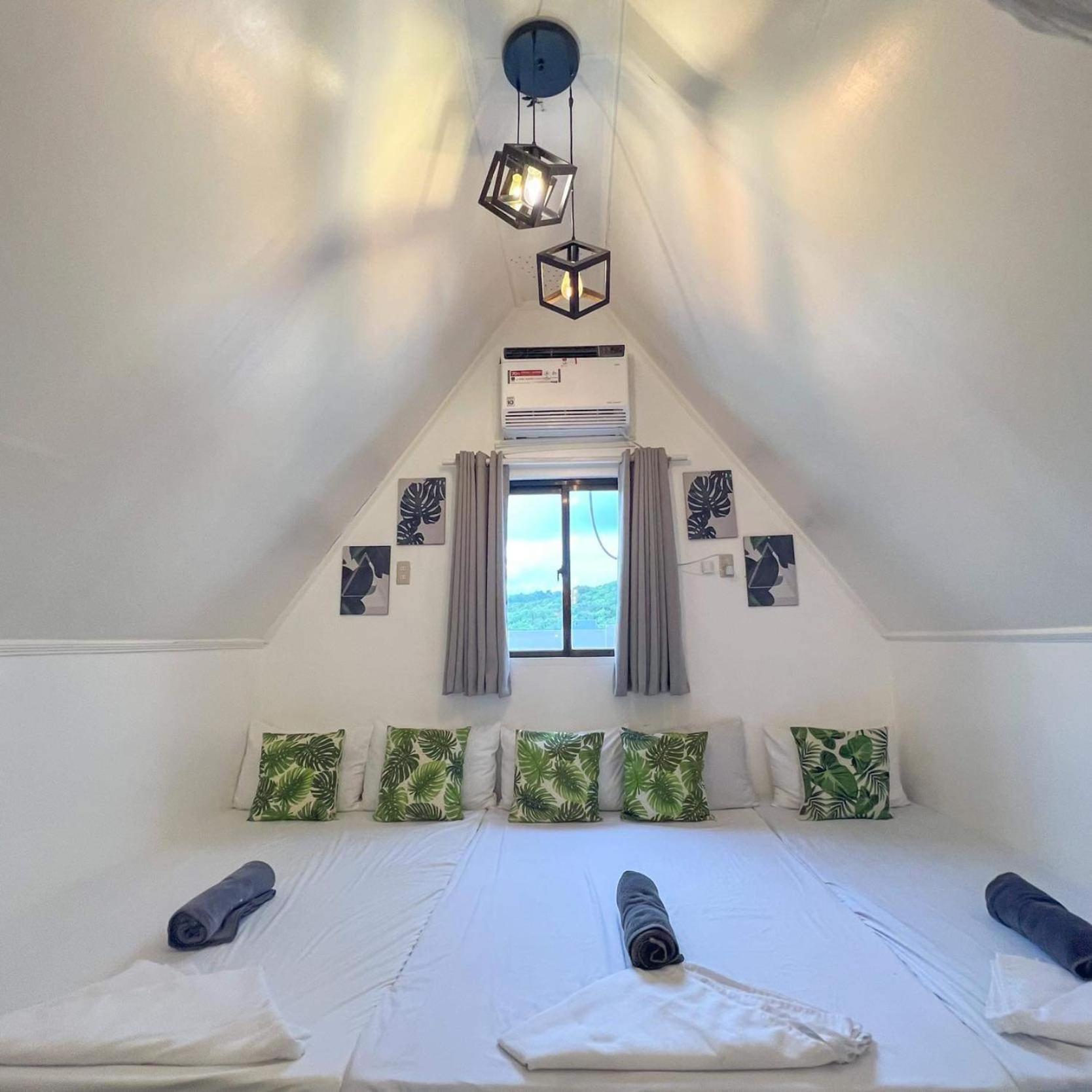 Triangle Huts Hotell Pagudpud Eksteriør bilde