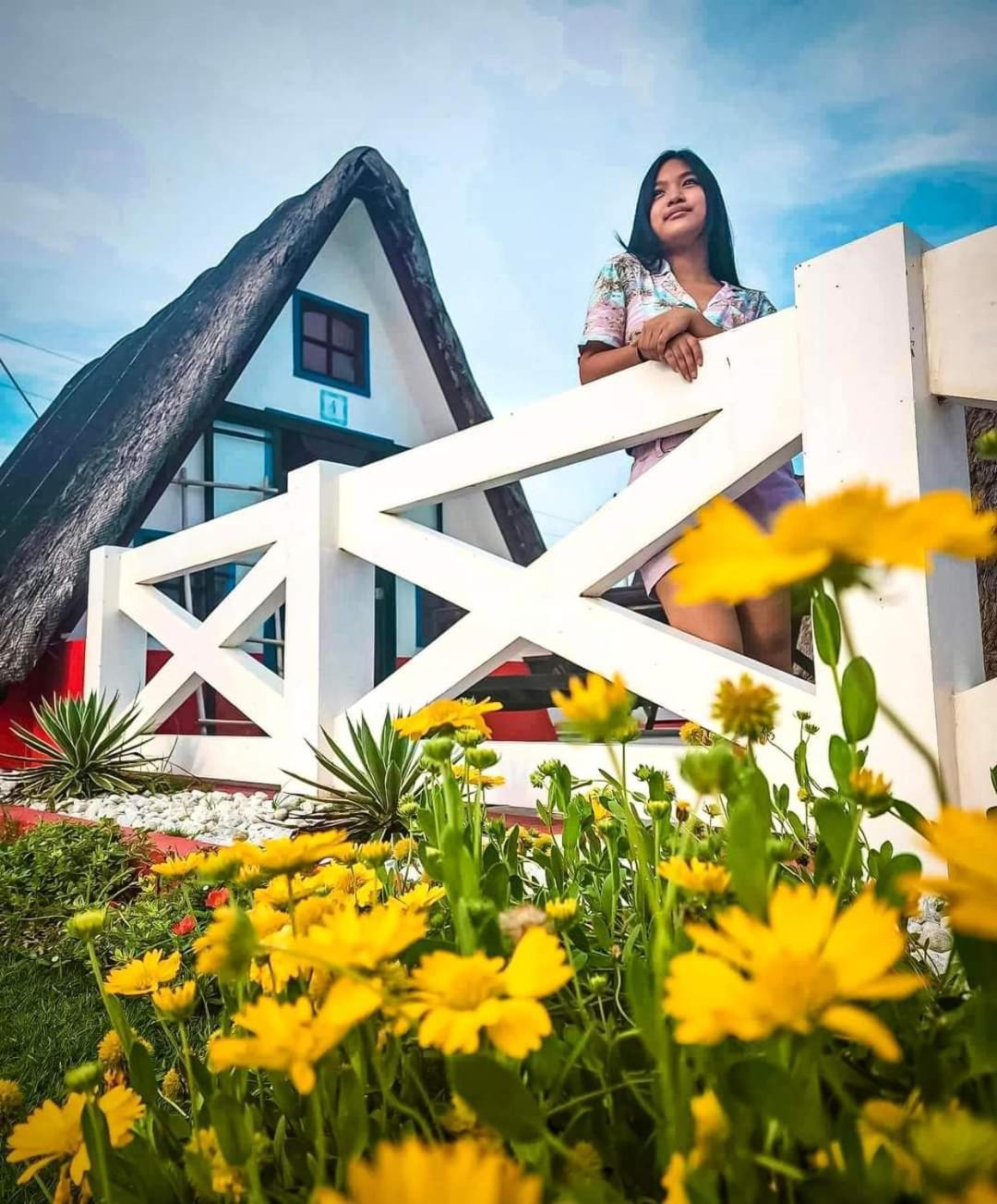 Triangle Huts Hotell Pagudpud Eksteriør bilde